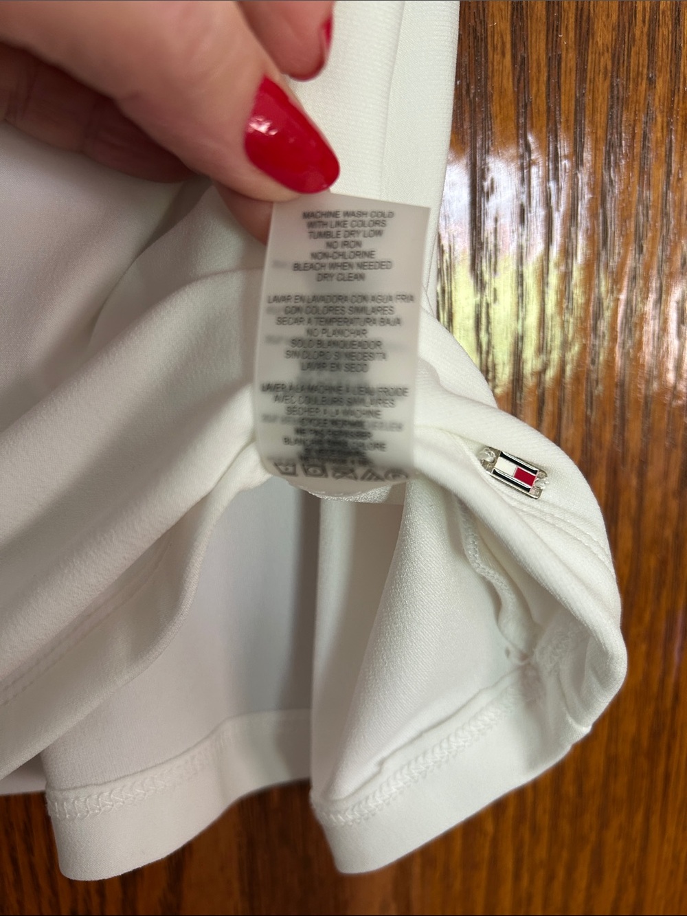 Tommy Hilfiger NWT White Pleated Sleeve V-Neck Blouse - Picture 5 of 8